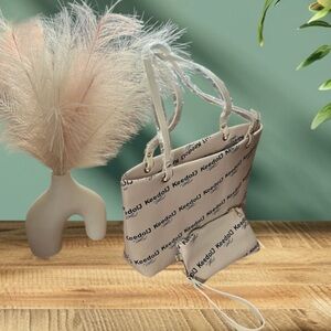 White and Black Women's Bag Set